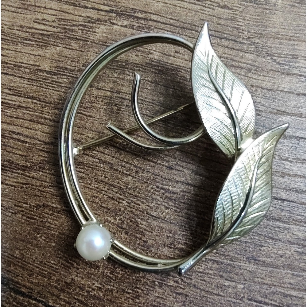 Vintage Art Deco Swirl Feather Pearl Brooch Pin Gold Tone J273